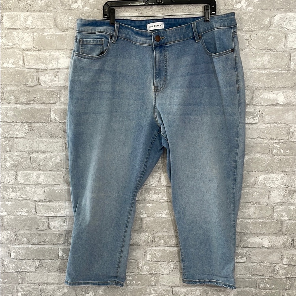 Lane Bryant Light Blue Mid Rise Boyfriend Capri Jeans
